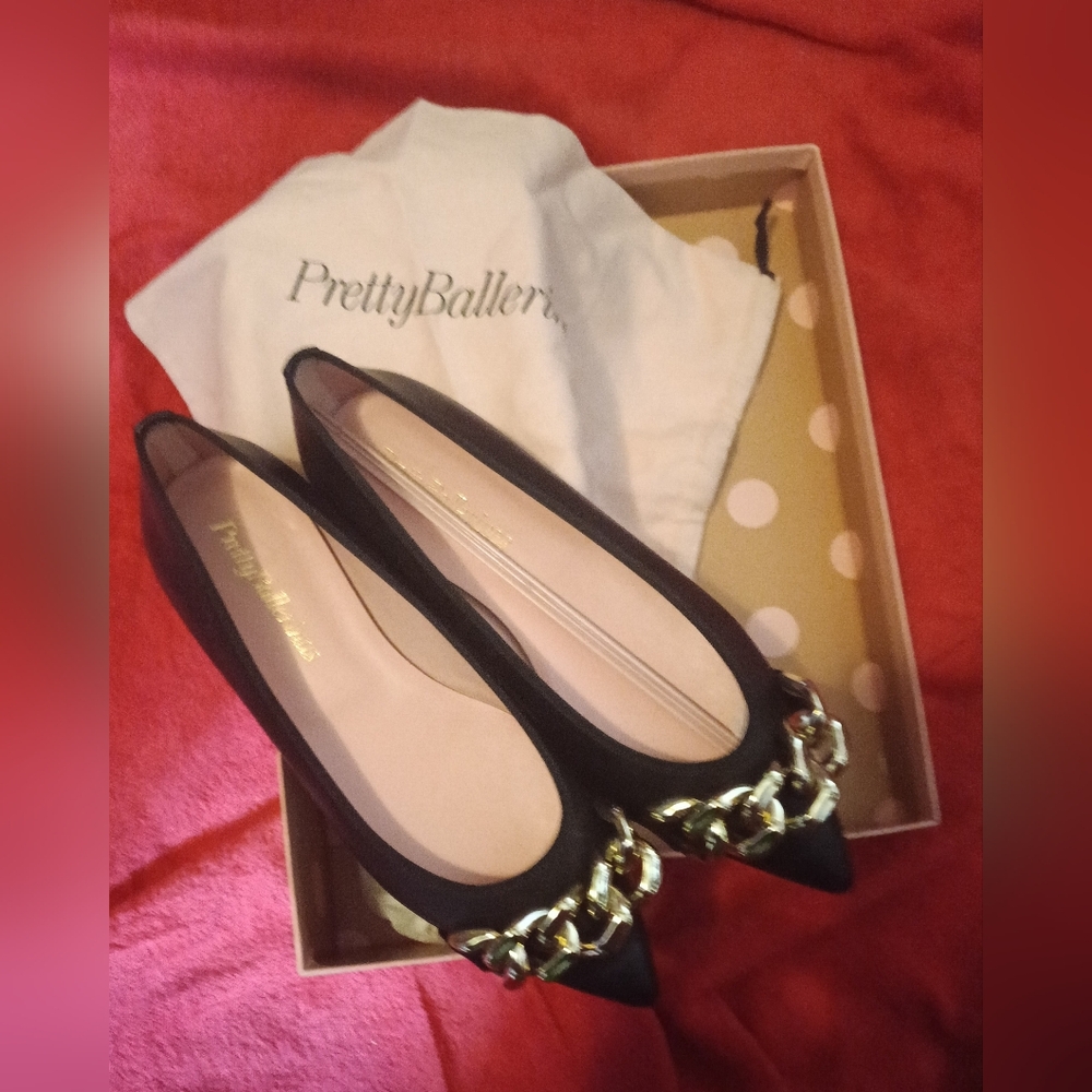 Pretty Ballerinas Black Flats with Gold Chain New In Box Retail 269